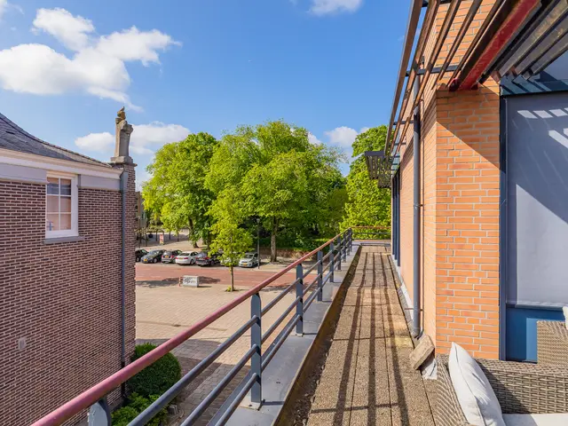 Burgemeester Nielenplein 6, Heemskerk