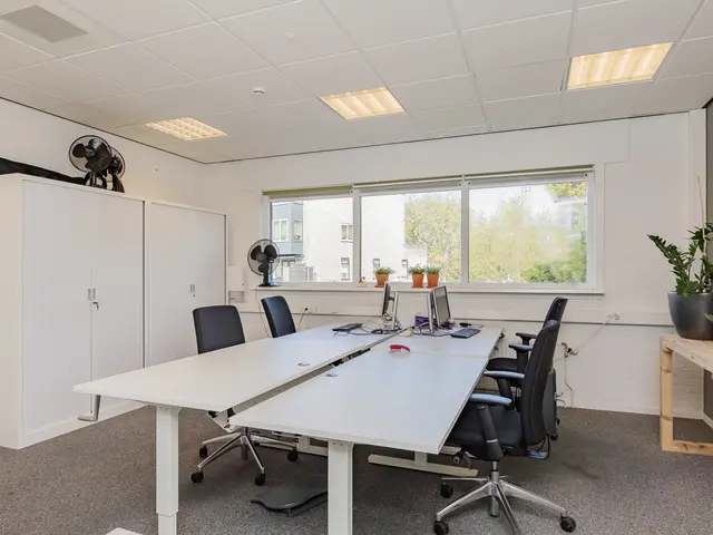 Burgemeester Nielenplein 6, Heemskerk