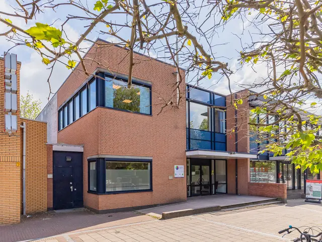 Burgemeester Nielenplein 6, Heemskerk