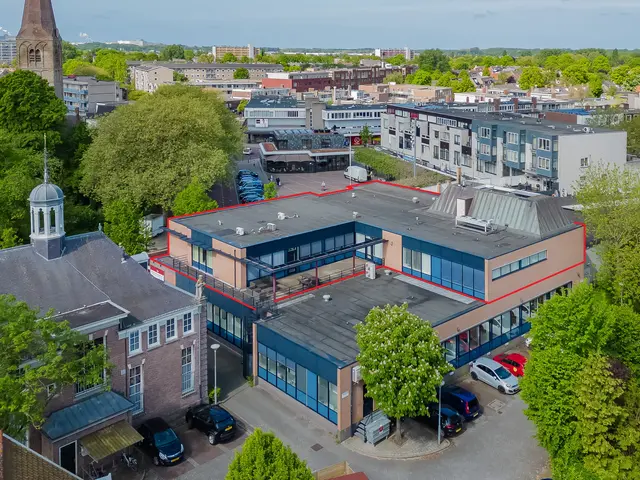 Burgemeester Nielenplein 6, Heemskerk