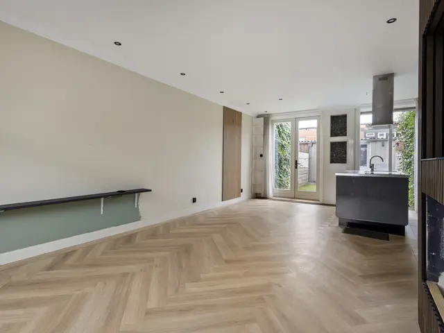 Deken Waarestraat 56, BEVERWIJK