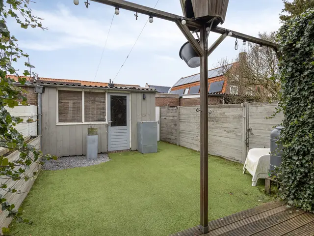 Deken Waarestraat 56, BEVERWIJK