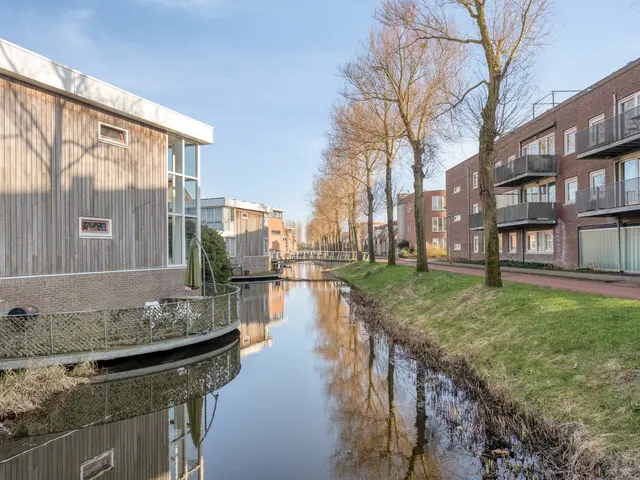 Fien de la Marstraat 30, CASTRICUM