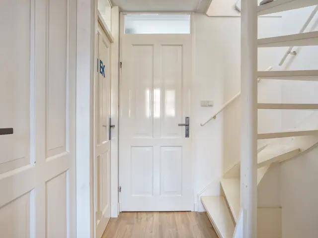 De Sluiswachter 21, UITGEEST