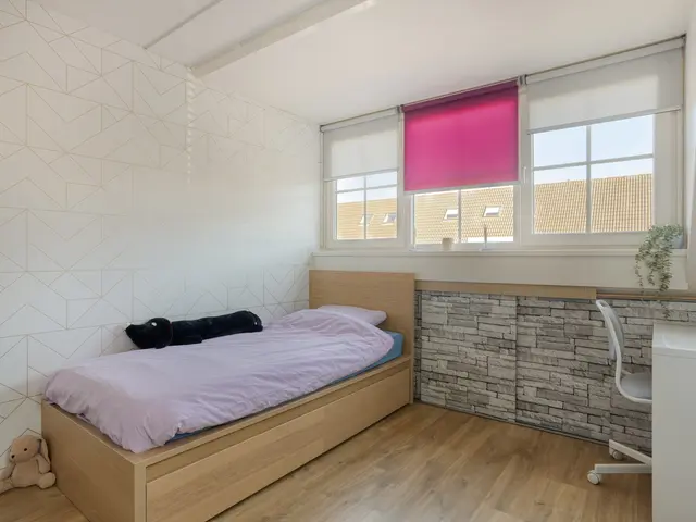 De Sluiswachter 21, UITGEEST