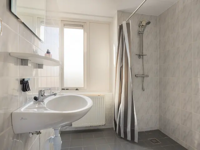 De Sluiswachter 21, UITGEEST