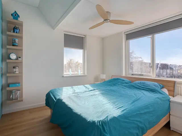 De Sluiswachter 21, UITGEEST