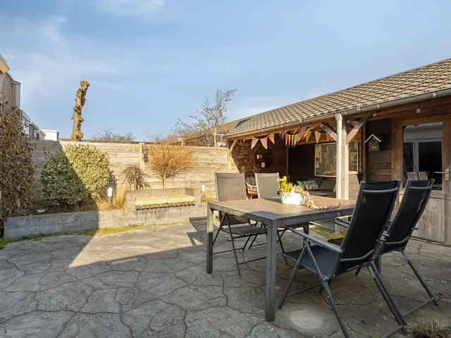 De Sluiswachter 21, UITGEEST