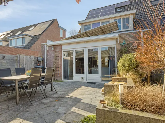 De Sluiswachter 21, UITGEEST