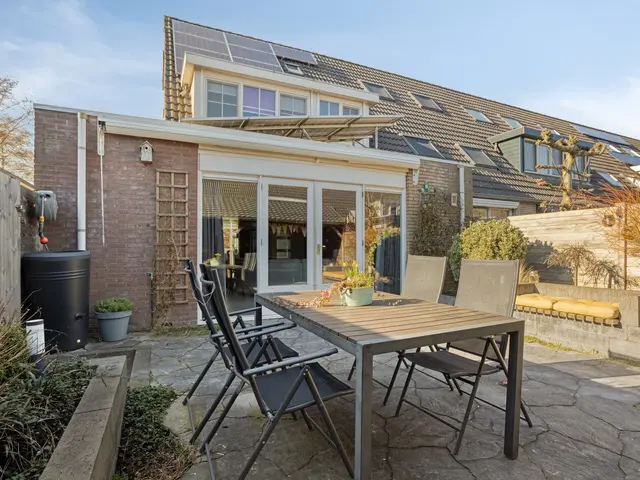 De Sluiswachter 21, UITGEEST