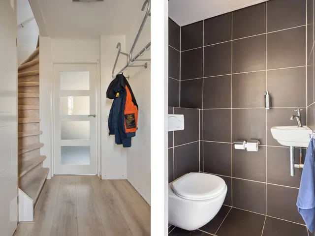 De Sluiswachter 21, UITGEEST