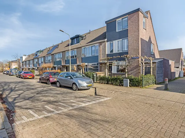 De Sluiswachter 21, UITGEEST