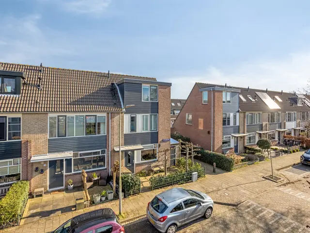 De Sluiswachter 21, UITGEEST