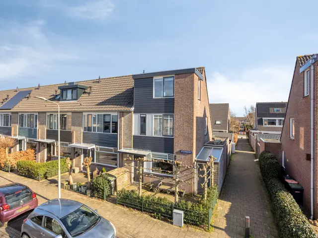 De Sluiswachter 21, UITGEEST