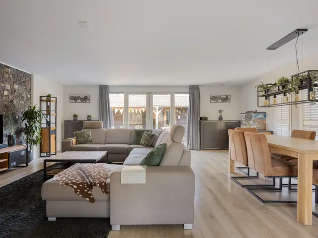 De Sluiswachter 21, UITGEEST