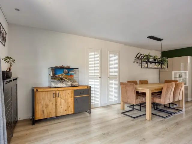 De Sluiswachter 21, UITGEEST