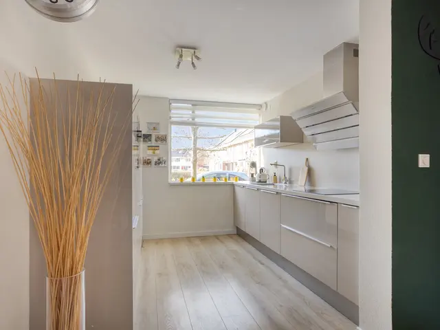 De Sluiswachter 21, UITGEEST