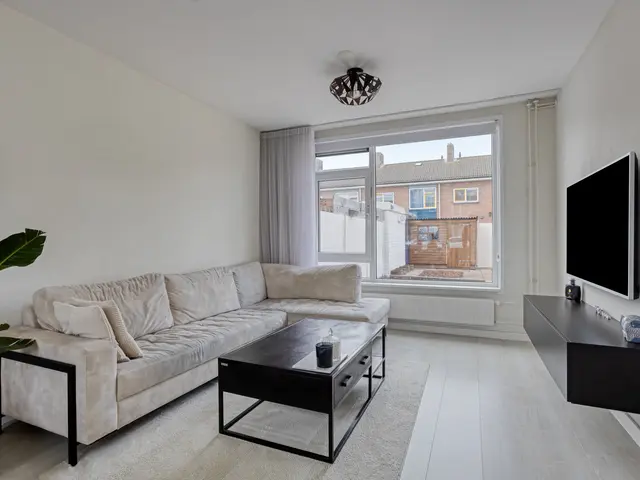 Lekstraat 11, BEVERWIJK