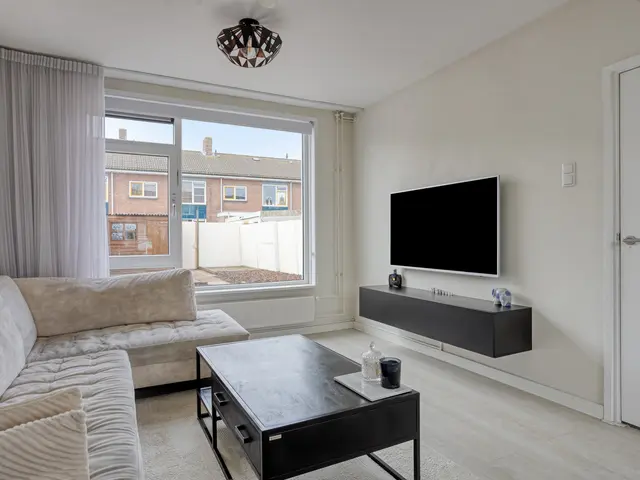 Lekstraat 11, BEVERWIJK