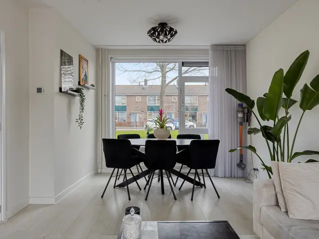 Lekstraat 11, BEVERWIJK