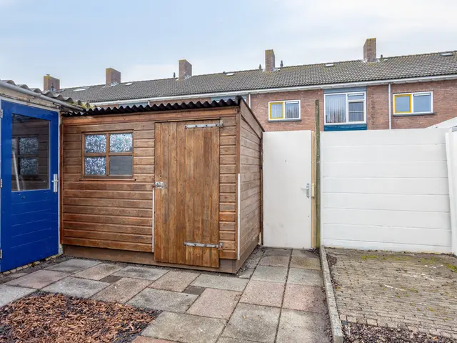 Lekstraat 11, BEVERWIJK