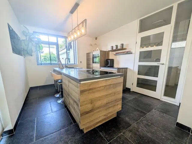 Oesdommerveen 12, HEILOO