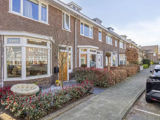 Strick van Linschotenstraat 28, BEVERWIJK