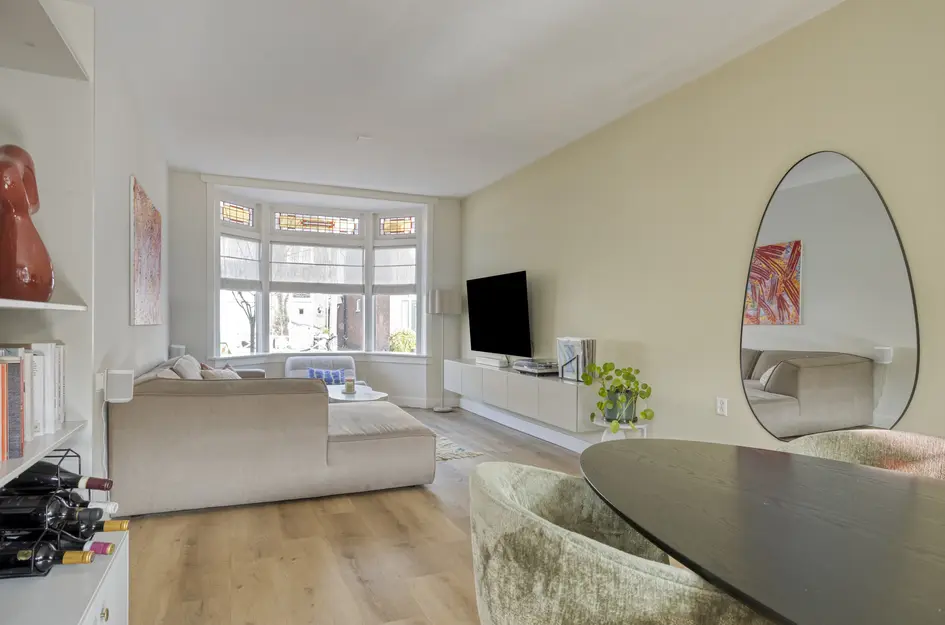 Strick van Linschotenstraat 28