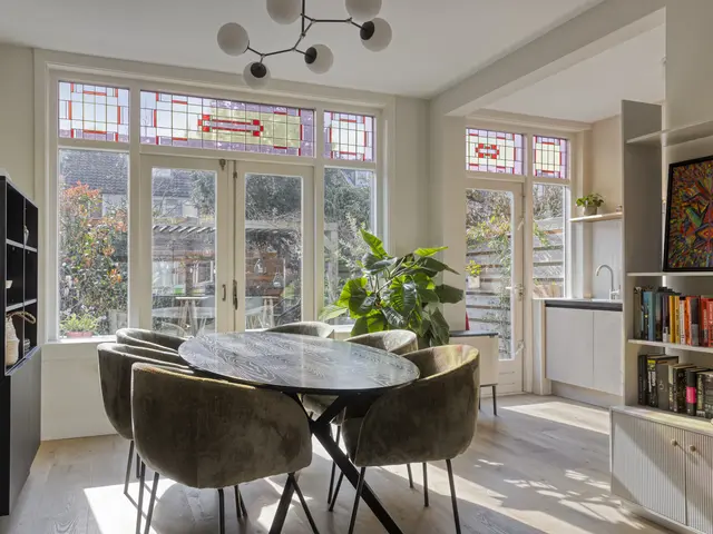 Strick van Linschotenstraat 28, BEVERWIJK