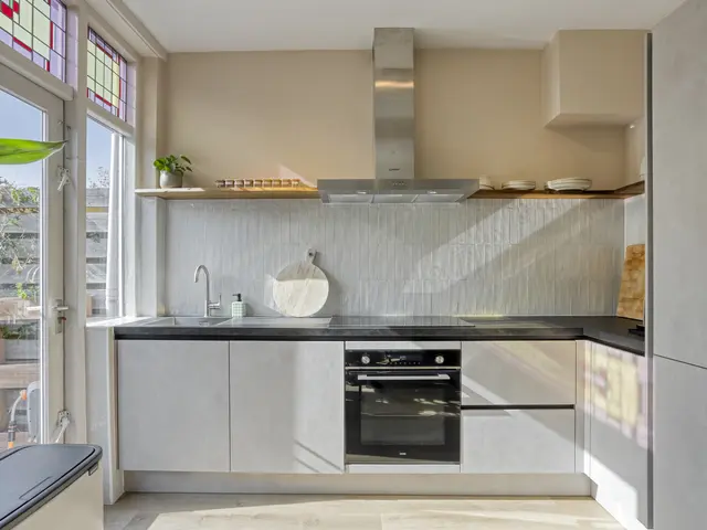 Strick van Linschotenstraat 28, BEVERWIJK