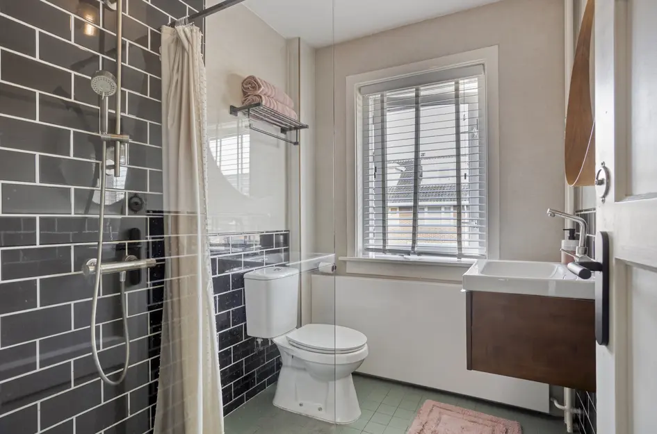 Strick van Linschotenstraat 28