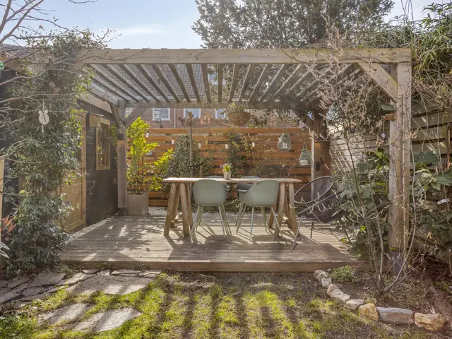 Strick van Linschotenstraat 28, BEVERWIJK