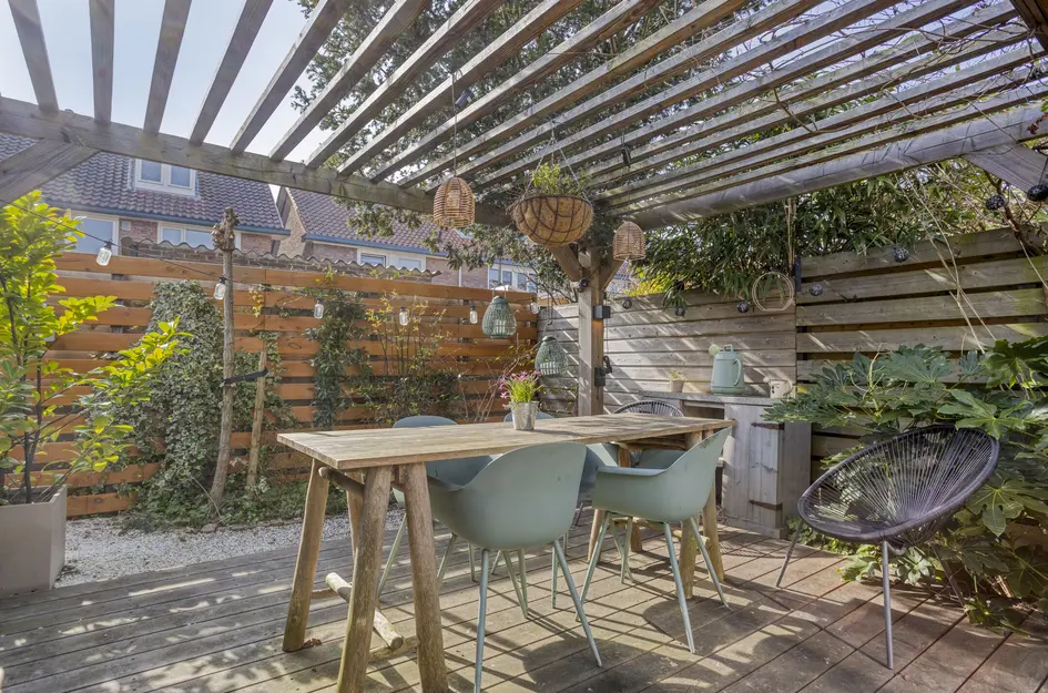 Strick van Linschotenstraat 28