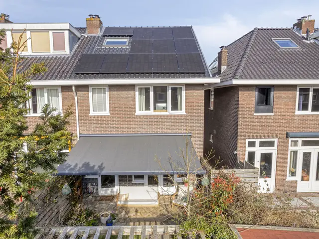 Strick van Linschotenstraat 28, BEVERWIJK