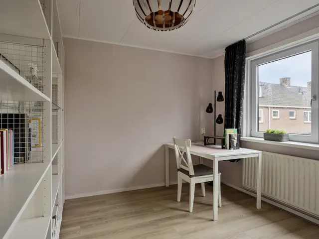 Jan van Polanenstraat 37, HEEMSKERK