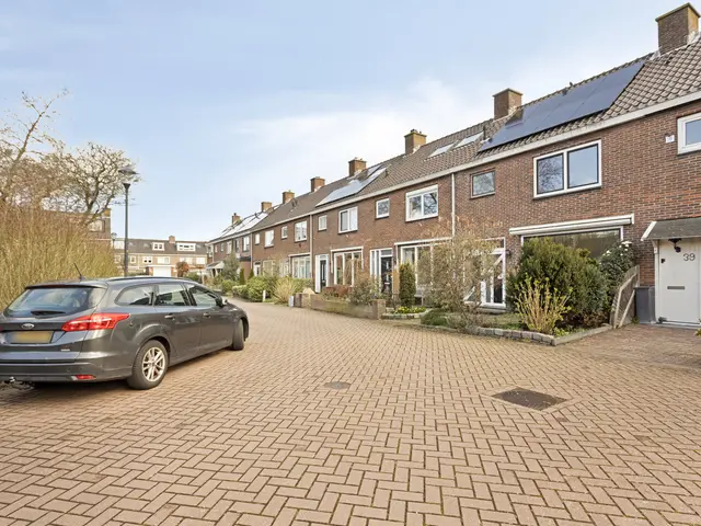 Jan van Polanenstraat 37, HEEMSKERK