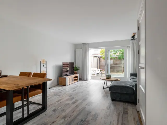 Roosje Vostuin 17, HEERHUGOWAARD