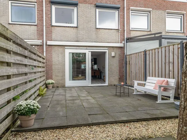 Roosje Vostuin 17, HEERHUGOWAARD