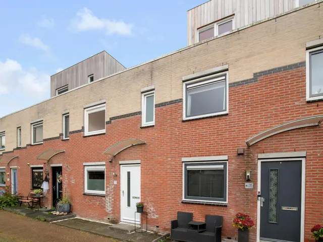 Roosje Vostuin 17, HEERHUGOWAARD