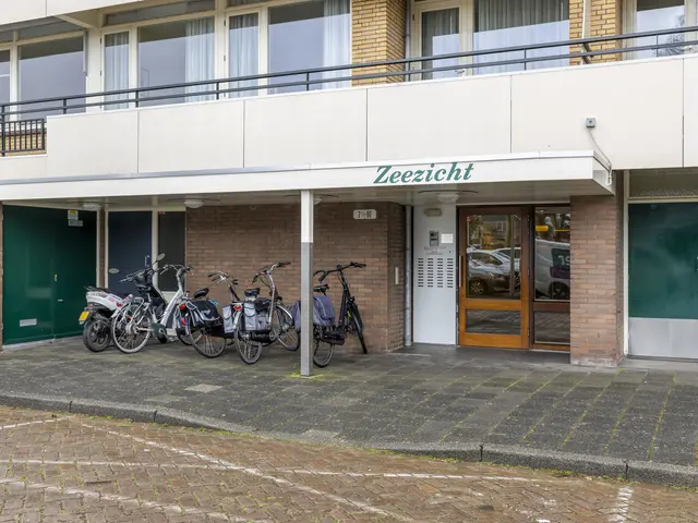 De Loet 72, CASTRICUM