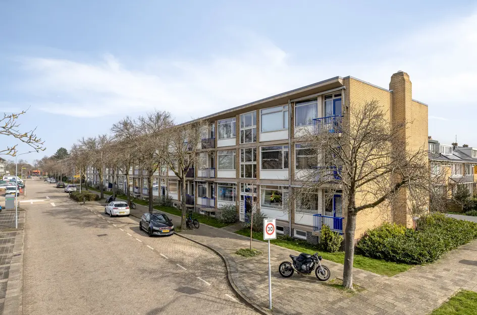 Admiraal de Ruyterlaan 97