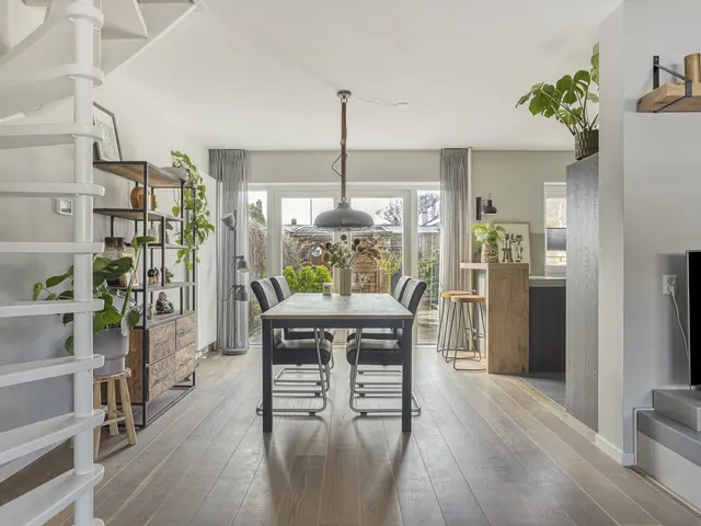 Mariënstein 101, HEILOO