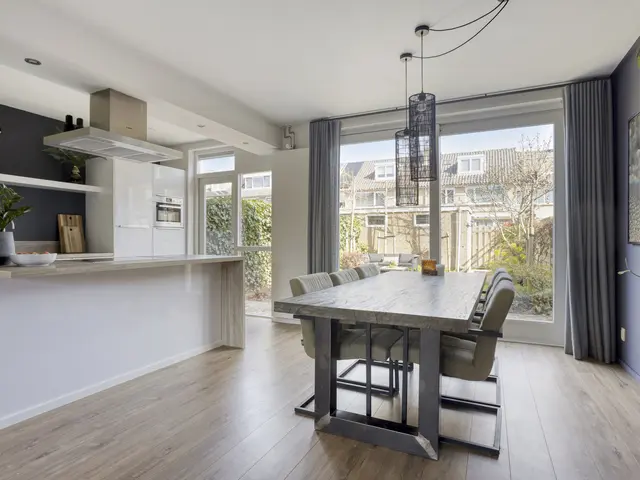 Blankertlaan 11, UITGEEST