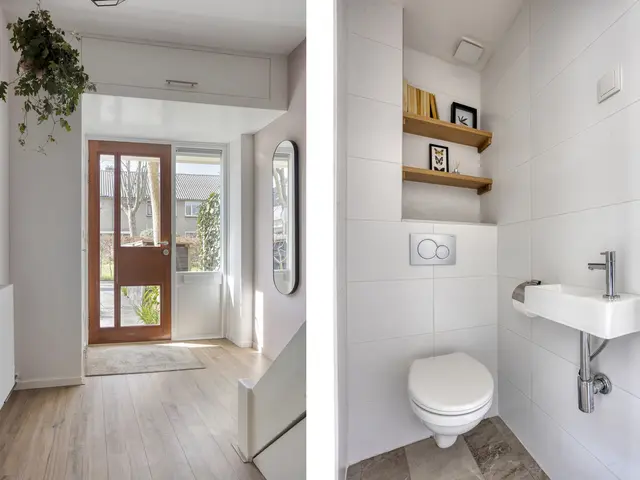 Blankertlaan 11, UITGEEST