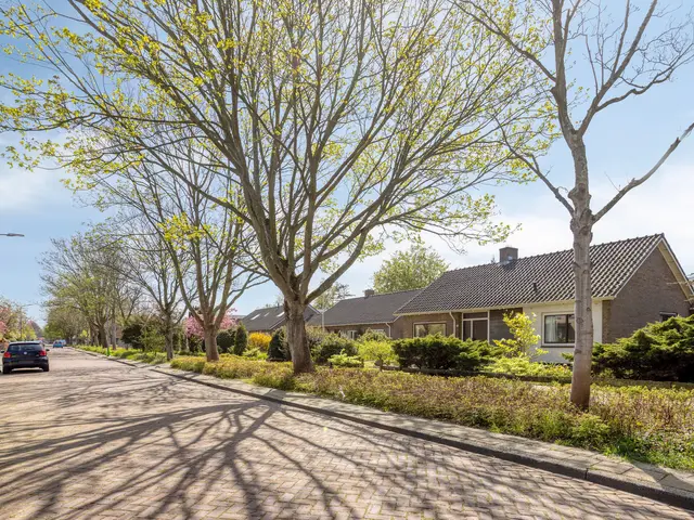 van der Ploegstraat 93, HEEMSKERK