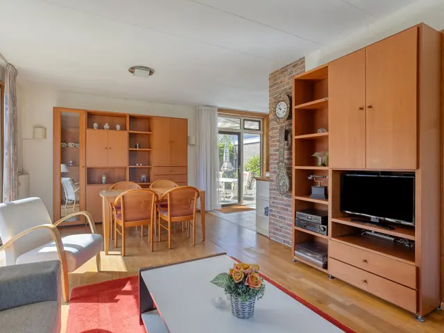 van der Ploegstraat 93, HEEMSKERK