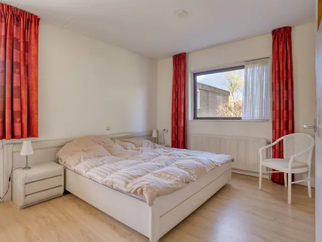 van der Ploegstraat 93, HEEMSKERK