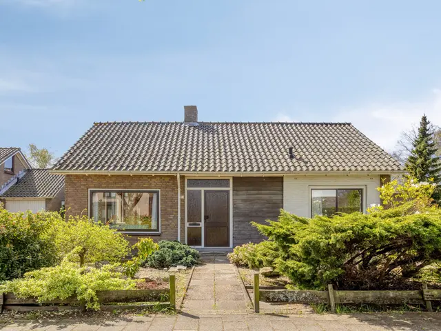 van der Ploegstraat 93, HEEMSKERK