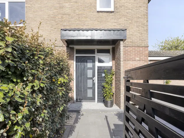 Burgemeester van Roosmalenstraat 31, UITGEEST