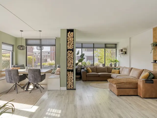 Burgemeester van Roosmalenstraat 31, UITGEEST